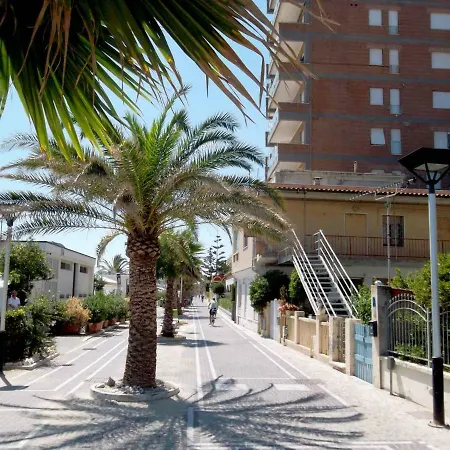 Mon Marina Grande Гроттамаре